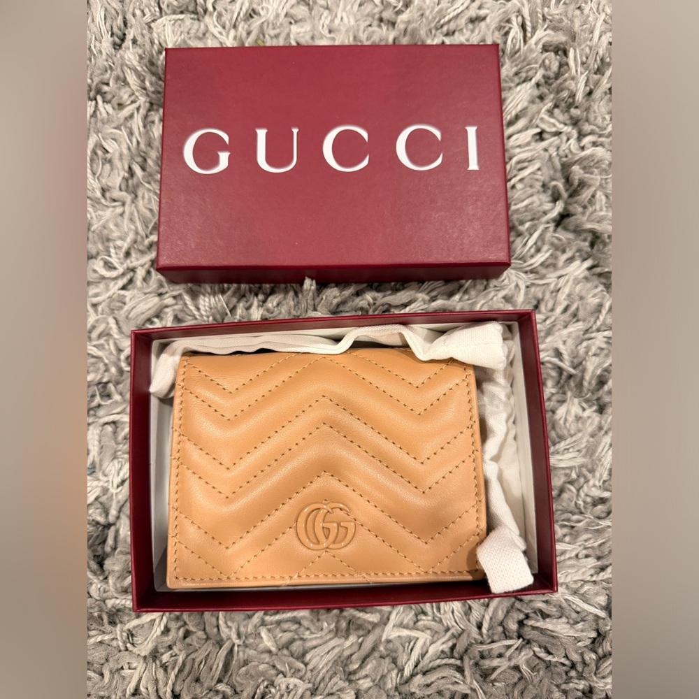 Gucci  GG Marmont matelassé card case wallet